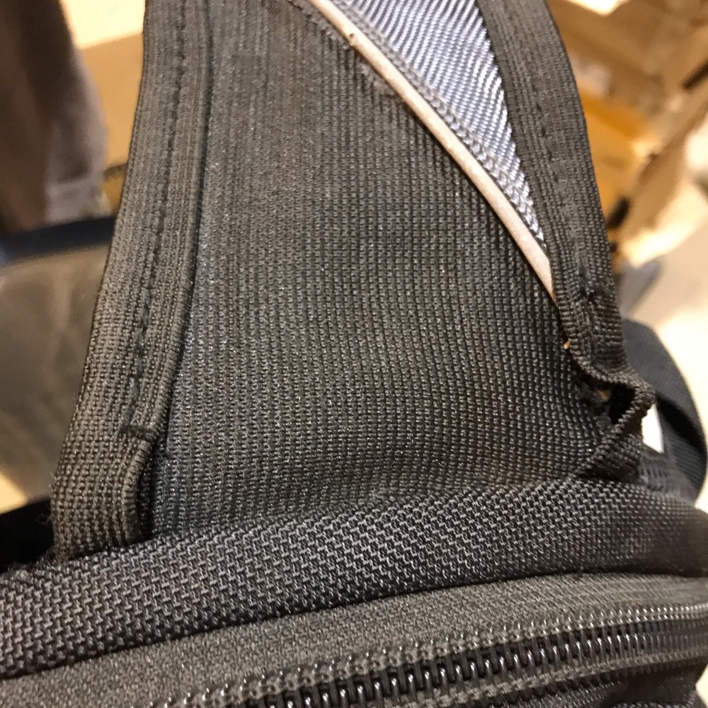 Kenneth Cole Backpack/Computer Bag. Excel Cond - image 4